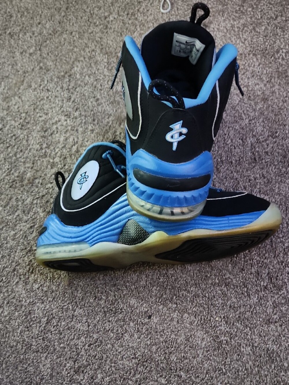 "Nike Air Penny 2" 2016 Black and Blue Wave-Detail Sneakers - Picture 6 of 8
